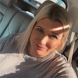 Meet your Posher, Dana